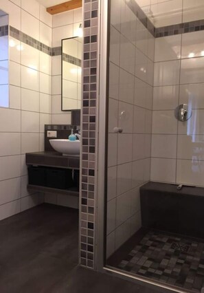Apartment | Badezimmer