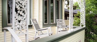 Vintage Urban Retreat