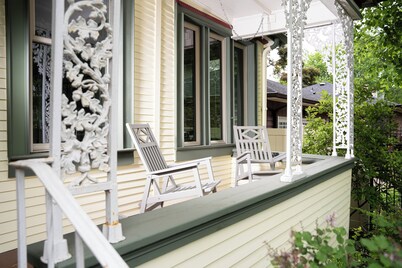 Vintage Urban Retreat