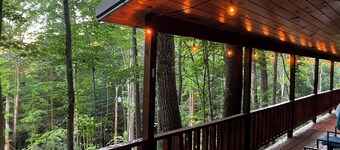 The LucKY Lodge: Hot Tub! New Build, 11 Miles to Natural Bridge