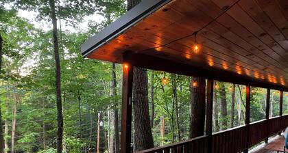 The LucKY Lodge: Hot Tub! New Build, 11 Miles to Natural Bridge