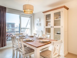 Apartment | Dining