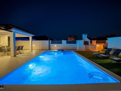 Modern Villa Sabun/2 With Pool and Jacuzzi
