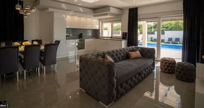 Modern Villa Sabun/2 With Pool and Jacuzzi