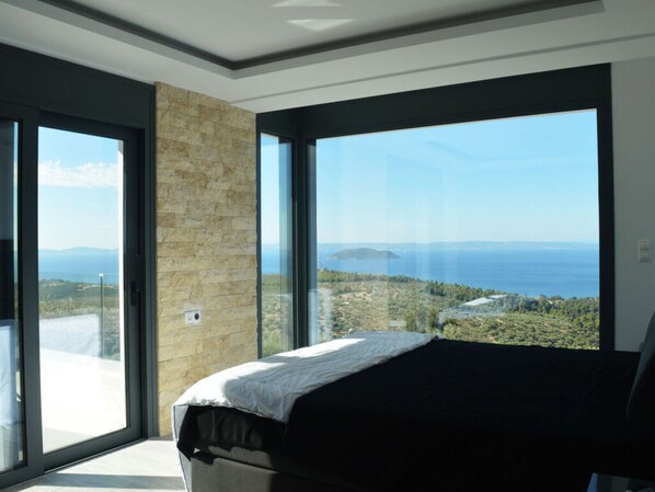 3 bedrooms, individually furnished, iron/ironing board - Villa Okoa Comfortable Holiday Residence (Sithonia)