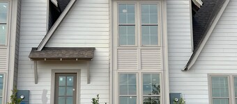 Back To College! 3 Bed Rooms 2.5 Bathroom- College Street near 280