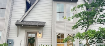 Back To College! 3 Bed Rooms 2.5 Bathroom- College Street near 280