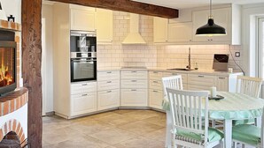 House | Private kitchen - 5 Person Holiday Home in Nykvarn (Nykvarn)