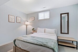 1 chambre, fer et planche à repasser, Wi-Fi gratuit, draps fournis