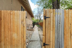 Property entrance - Colorado Bay B (Colorado Springs)