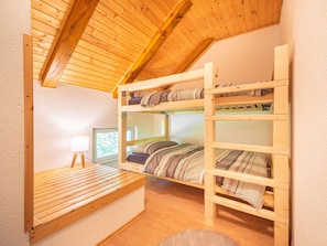 4 bedrooms, WiFi - Vacation home Ravno by Interhome (Fužine)