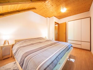 4 bedrooms, WiFi