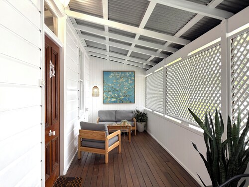 Heritage 5BR Queenslander - Minutes walk to CBD & South Bank