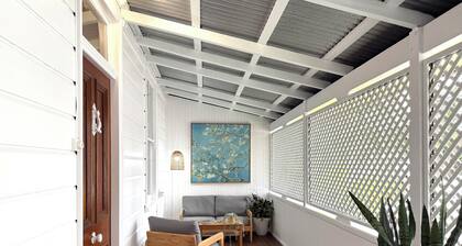 Heritage 5BR Queenslander - Minutes walk to CBD & South Bank