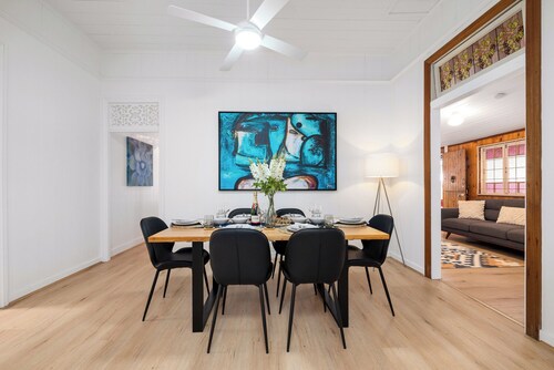 Heritage 5BR Queenslander - Minutes walk to CBD & South Bank