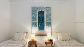 5 bedrooms, in-room safe, iron/ironing board, travel cot