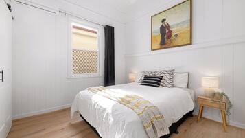 5 chambres, coffres-forts dans les chambres, fer et planche Ă repasser