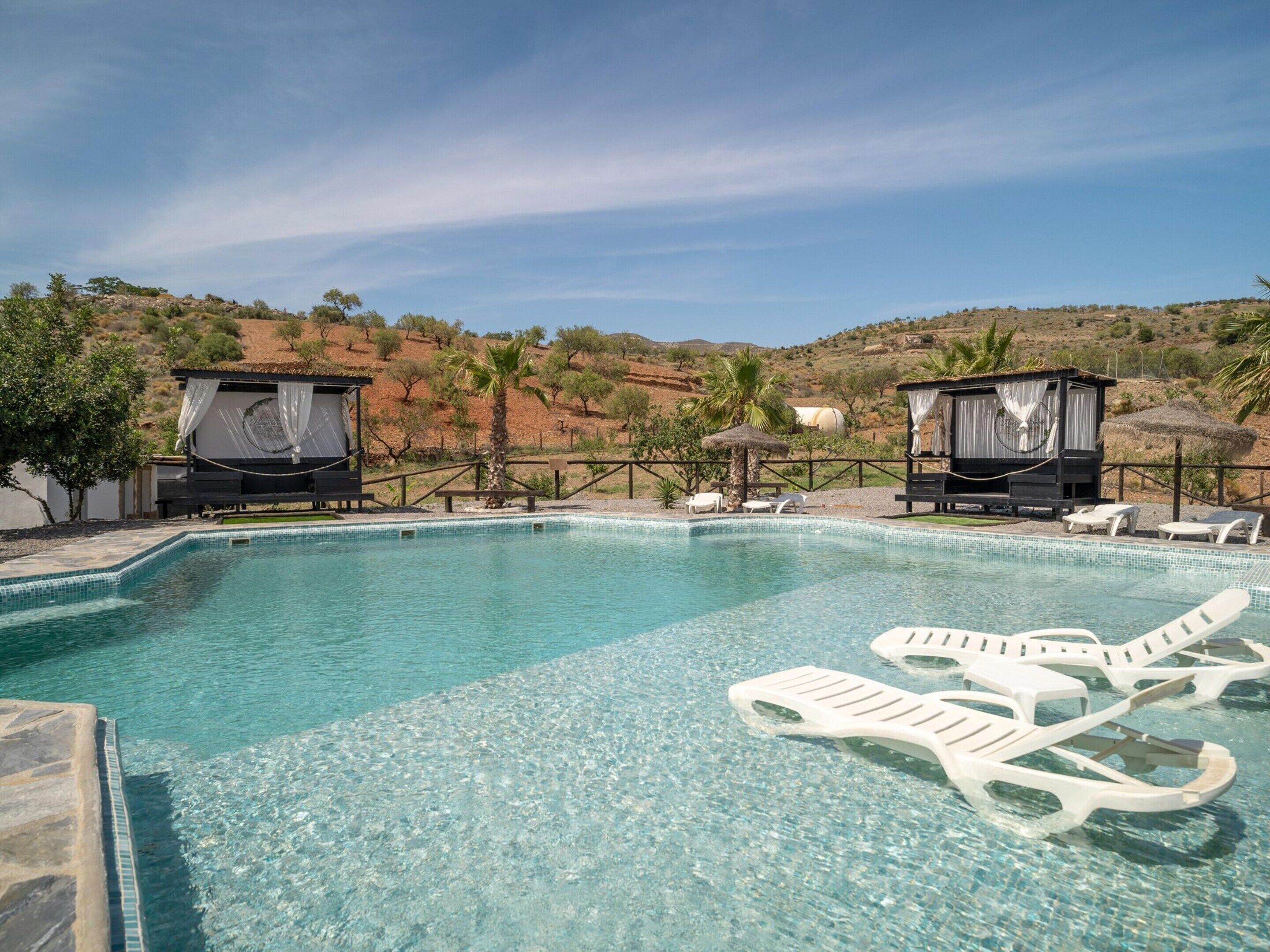 Casa de campo | Piscina | Una piscina al aire libre