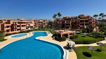 Apartment | Pool | Outdoor pool