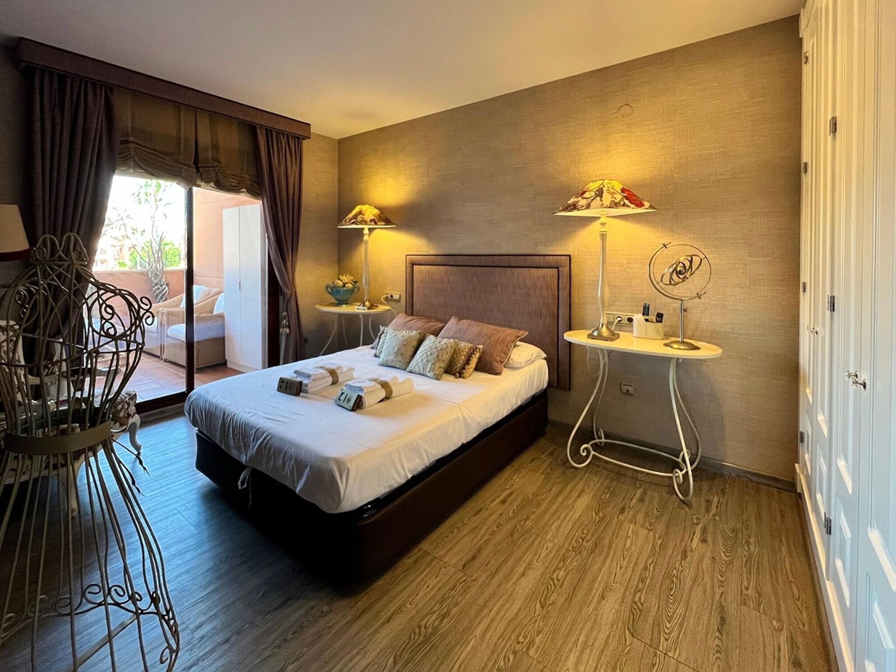 Apartment | 3 bedrooms, individually furnished, bed sheets