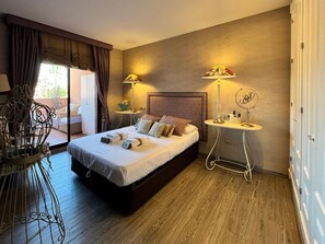 3 bedrooms, individually furnished, bed sheets - Rooftop Pool With Views (Motril)