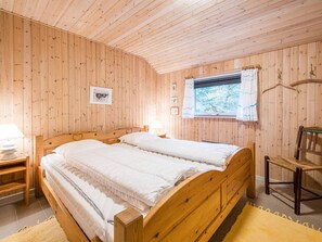 3 bedrooms, individually furnished - 6 Person Holiday Home in Blavand (Blavand)