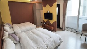 Suite, Non Smoking, Private Bathroom | 3 bedrooms, down comforters, WiFi (free) - Lollipop (Taitung)