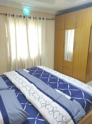 2 bedrooms, iron/ironing board, WiFi, bed sheets