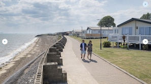 Beach nearby - Seaview Caravan 2 Bedroom Sleeps 6 -WiFi -Smart Tv (Colchester)