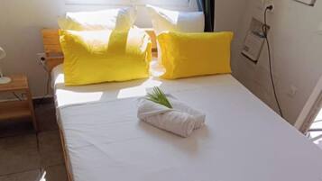 WiFi, bed sheets, wheelchair access