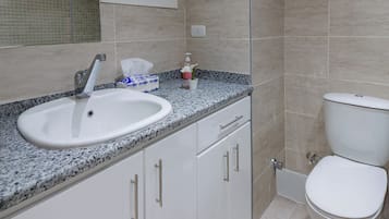 Shower, towels