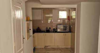 2 Bed Villa, Sleeps 4 - Garden, Wifi, Parking