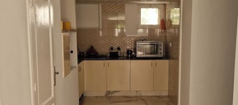 2 Bed Villa, Sleeps 4 - Garden, Wifi, Parking