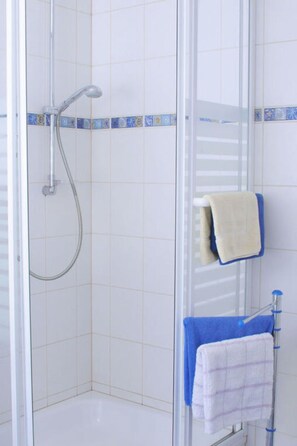 Apartment | Bathroom | Towels - Holiday Apartment Haus Kirsch (Hilders)