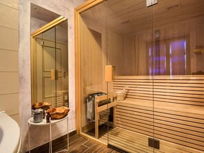Villa | Badkamer | Een bad