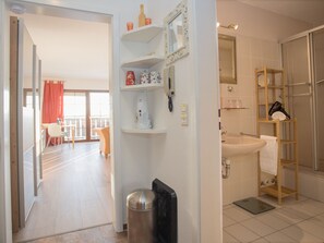 Apartment | Bathroom