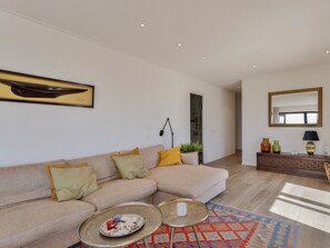 Living area - Spacious Villa in Kamperland Near Lake (Kamperland)