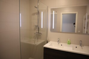 Apartment | Bathroom - Apartment in Nieuwpoort Near the Marina (Nieuwpoort)