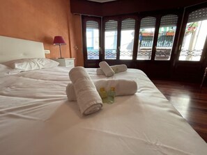 4 bedrooms, iron/ironing board, travel cot, free WiFi
