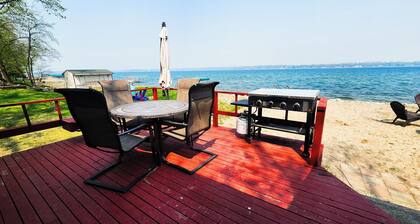 Cozy cabin on Little McDonald with amazing walk out beach!