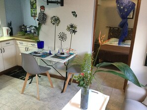 Dining - Saphir et sa Piscine à Débordement 3D Avec Bar à Punch Intégré (Saint-Joseph (Martinique))