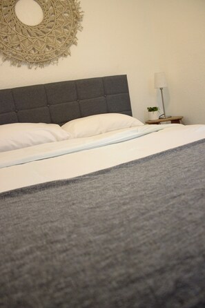 1 chambre, fer et planche à repasser, Wi-Fi, draps fournis