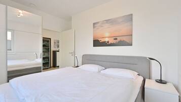 4 bedrooms, individually furnished, iron/ironing board