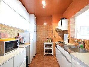 Apartment | Private kitchen | Toaster - Spacious Seafront Retreat (De Haan)