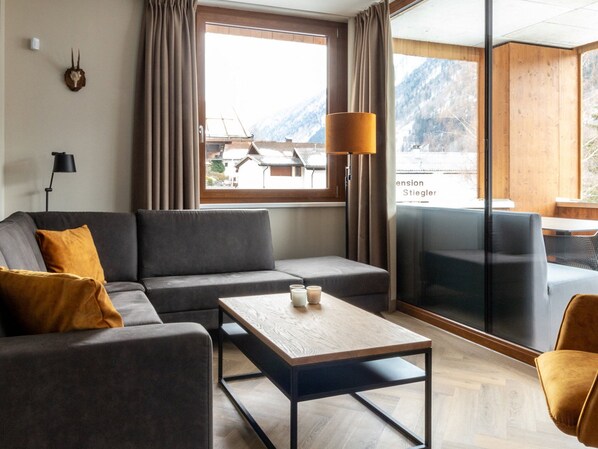 Living area - Stylish Apartment With Sauna, ski Lift at 600 m (Schruns)