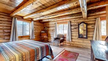 2 bedrooms, iron/ironing board, travel crib, internet