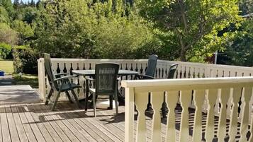 House | Outdoor dining