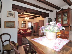 House | Dining
