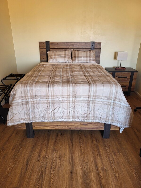 1 bedroom, bed sheets