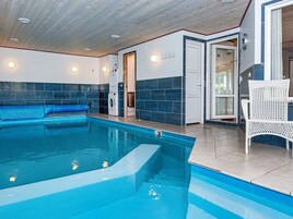 独立别墅 | 泳池 | 室内游泳池，室外游泳池